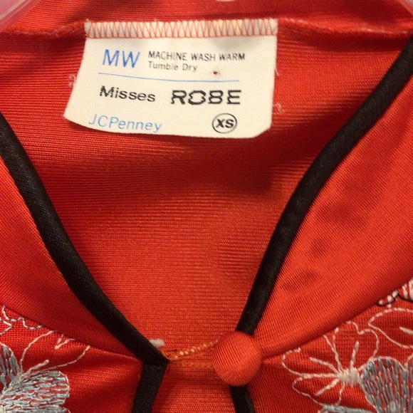 JC Penny Womens Vintage Red Asian Inspired 3/4 Sleeve Satin Robe Size XSmall - Picture 8 of 9